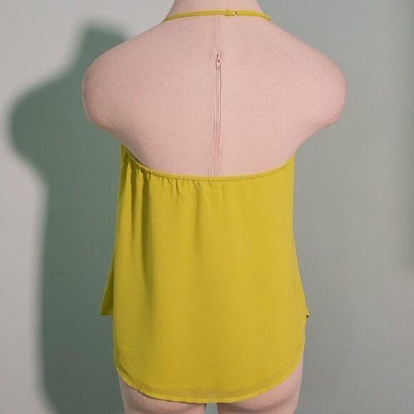Green summer blouse,  small, by Novah. Lovely top, fresh up your shorts. - Picture 4 of 8